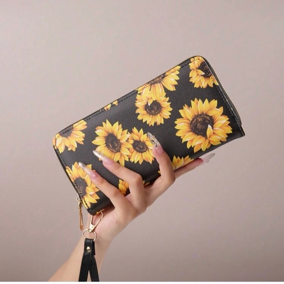 SHEIN Handbags - 👠2/$25👠Sunflower Wallet/Wristlet